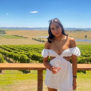 Meet your Posher, Jasmine